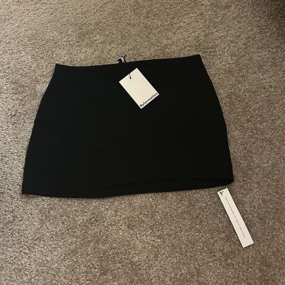 Reformation Carla Black Low Waist Mini Skirt - Picture 4 of 6